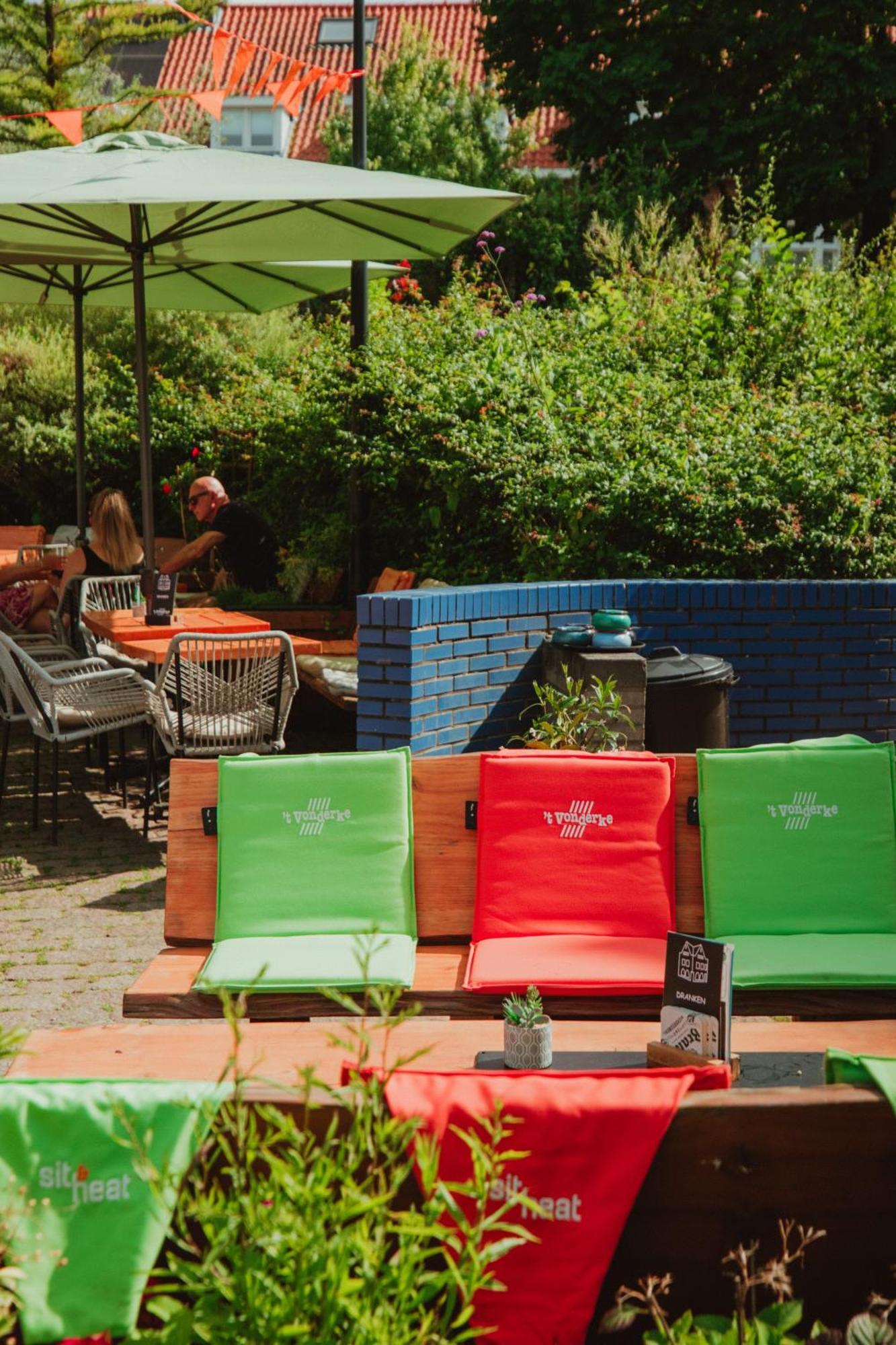 Cafe 'T Vonderke Bed & Breakfast Eindhoven Exterior photo