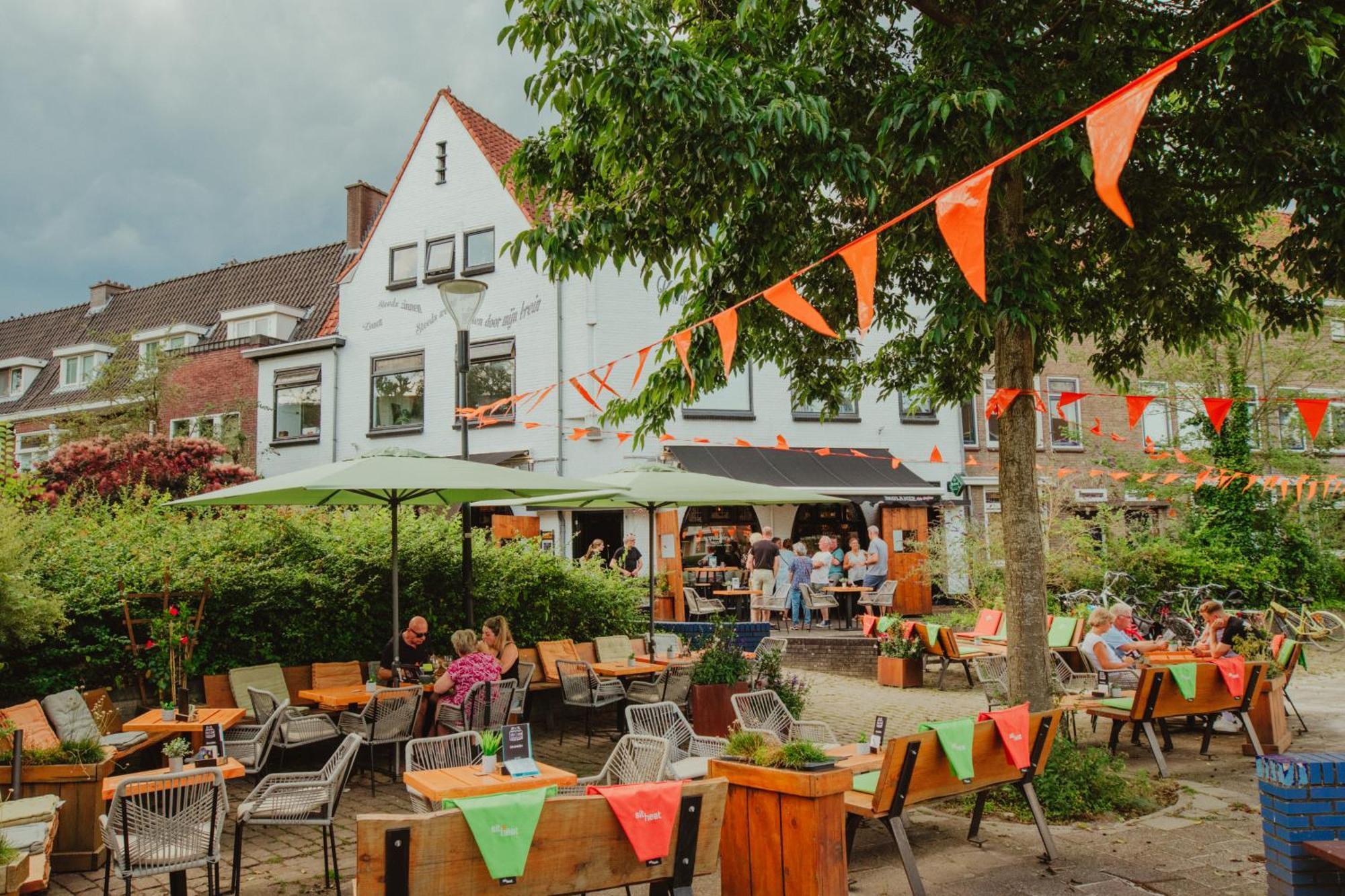 Cafe 'T Vonderke Bed & Breakfast Eindhoven Exterior photo
